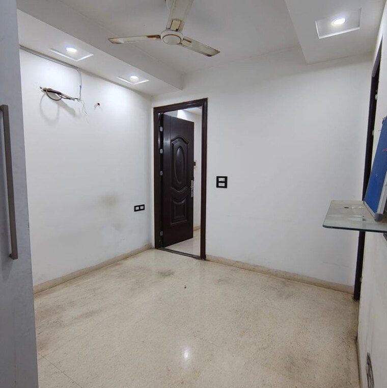 Room, malviya nagar 2.5 Bedroom 900 Sq.Ft. Builder Floor In Malviya Nagar Delhi 9921591