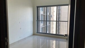 Room in 2 BHK Apartment at Kalpataru Elitus, Mulund West – for Rent