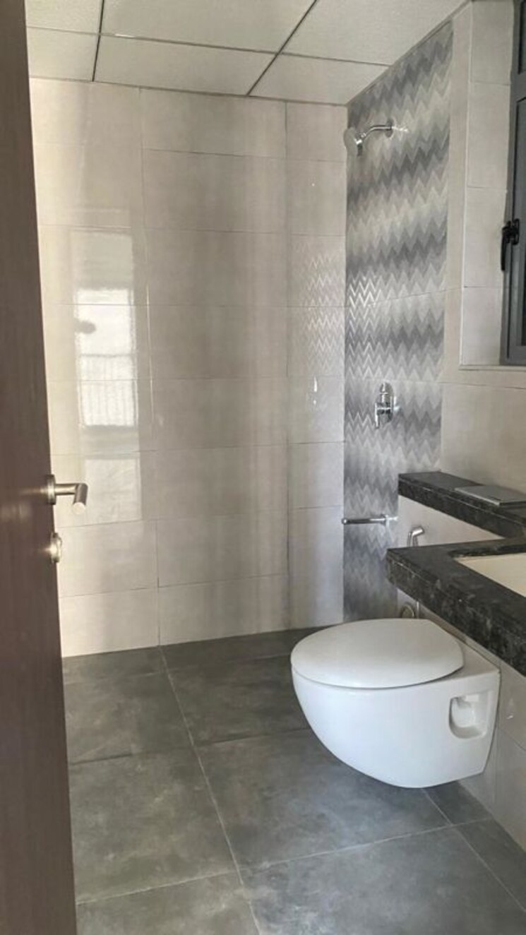 Bathroom, kalpataru-elitus 2 Bedroom 802 Sq.Ft. Apartment In Mulund West Mumbai 9921623