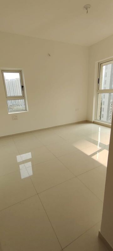 Room in 2 BHK Apartment at Lodha Amara Tower 24 And 25, Kolshet Road – for Sale