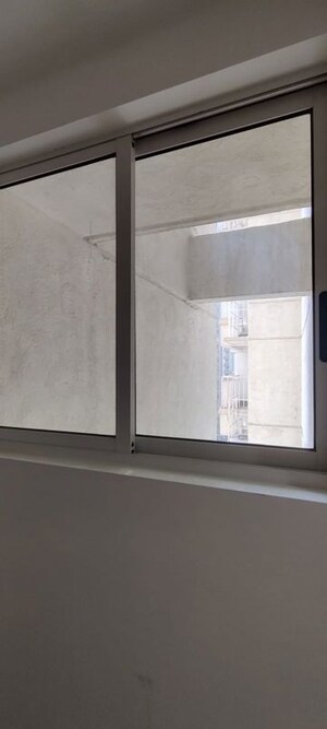 Room in 2 BHK Apartment at Lodha Amara Tower 24 And 25, Kolshet Road – for Sale