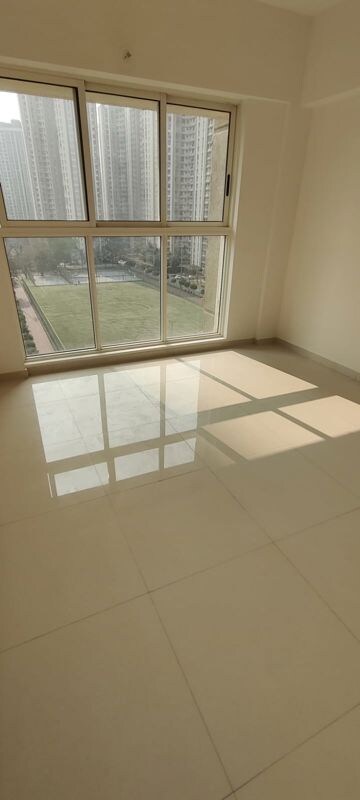 Room in 2 BHK Apartment at Lodha Amara Tower 24 And 25, Kolshet Road – for Sale