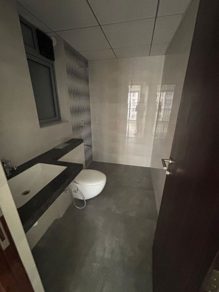 Bathroom, kalpataru-elitus 2 Bedroom 802 Sq.Ft. Apartment In Mulund West Mumbai 9921628