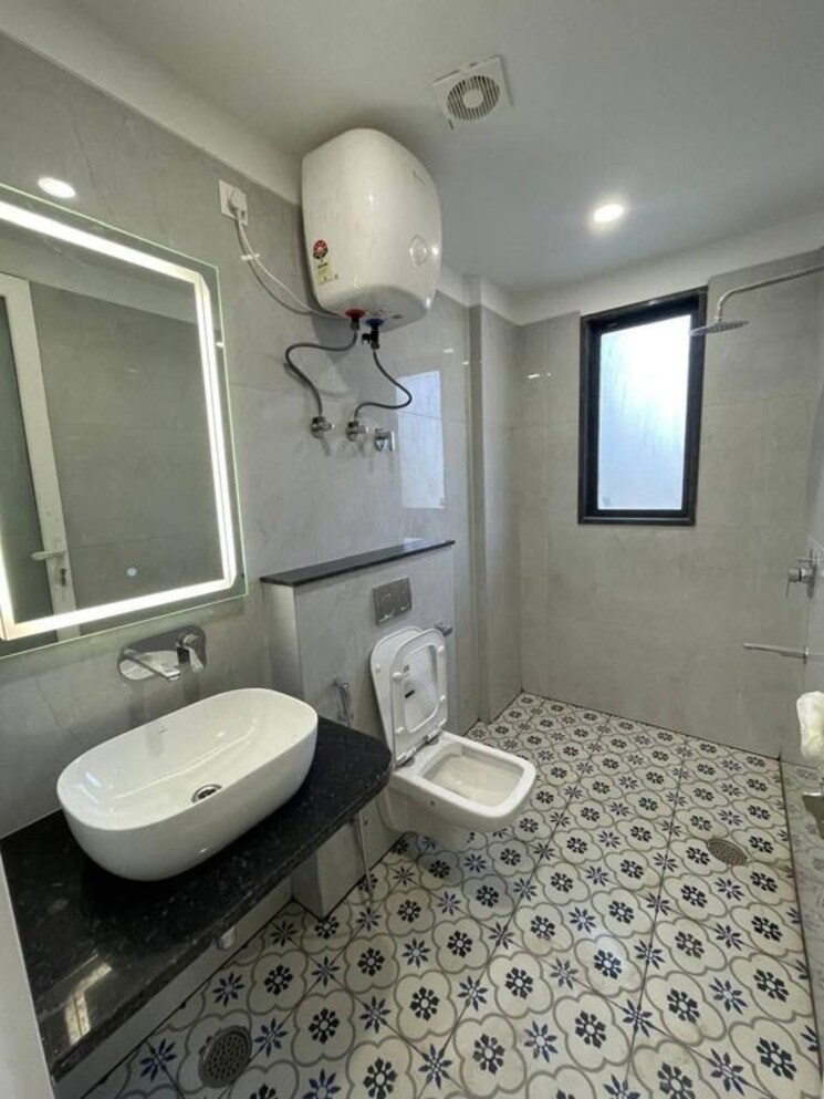 Bathroom, dlf-cyber-sez Studio 456 Sq.Ft. Apartment In Sector 24 Gurgaon 9921629