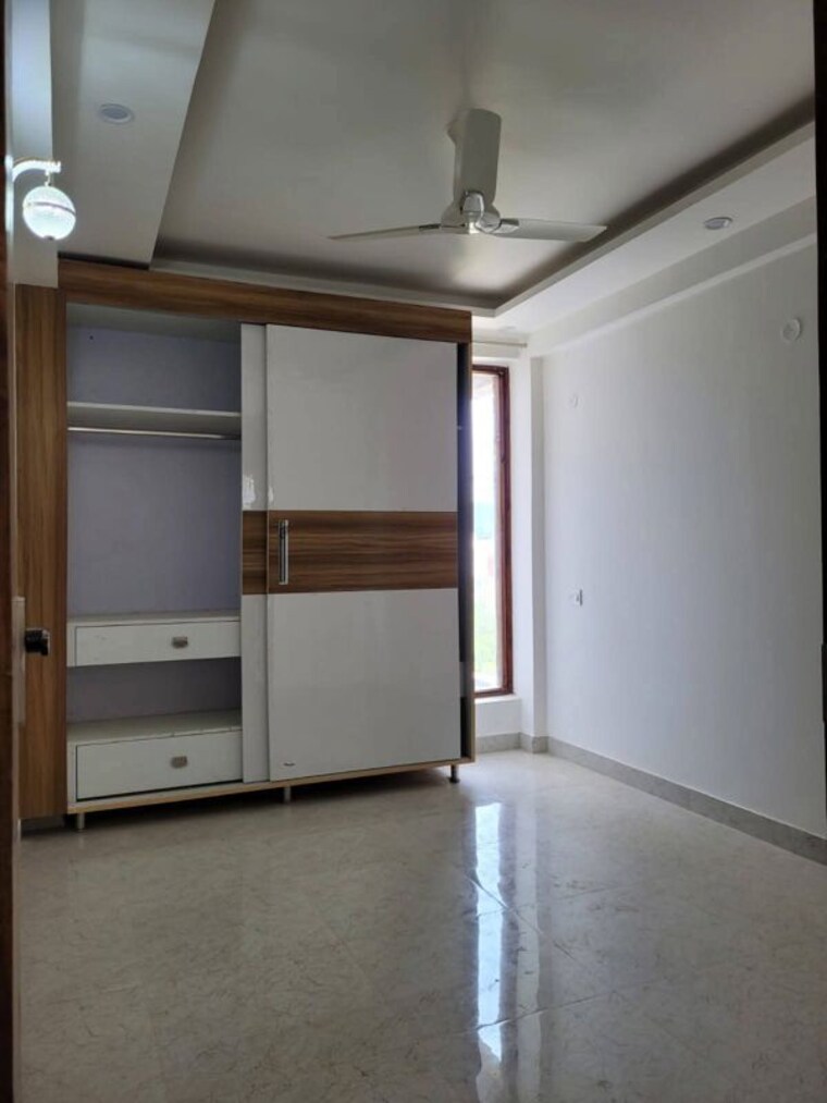 Room, dlf-cyber-sez Studio 456 Sq.Ft. Apartment In Sector 24 Gurgaon 9921629