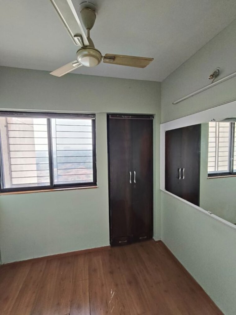 Room, dombivli east 2.5 Bedroom 820 Sq.Ft. Apartment In Dombivli East Thane 9921634