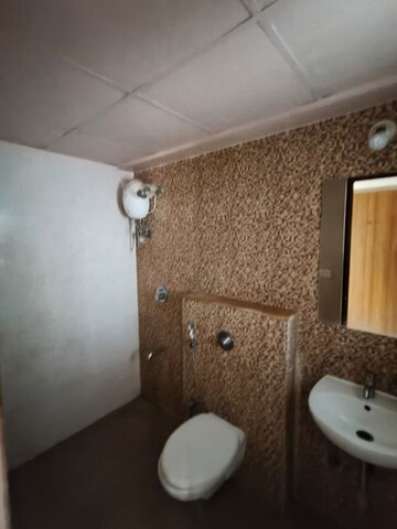 Furnished Amenities in 2.5 BHK Apartment at Dombivli East – for Rent