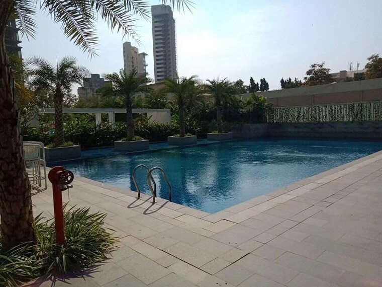Swimming Pool, lodha-bellissimo 3 Bedroom 1760 Sq.Ft. Apartment In Mahalaxmi Mumbai 9921640