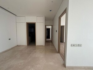 Room in 4 BHK Apartment at Rustomjee Crown, Prabhadevi – for Sale