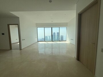 Room in 4 BHK Apartment at Rustomjee Crown, Prabhadevi – for Sale