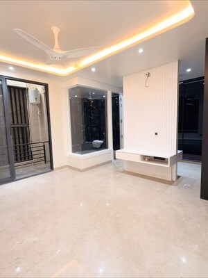 Room in 2 BHK Apartment at DLF Cyber SEZ, Sector 24 – for Rent