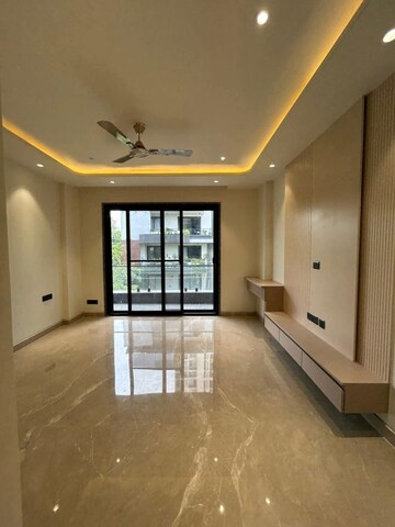 Room in 3 BHK Apartment at DLF Cyber SEZ, Sector 24 – for Rent