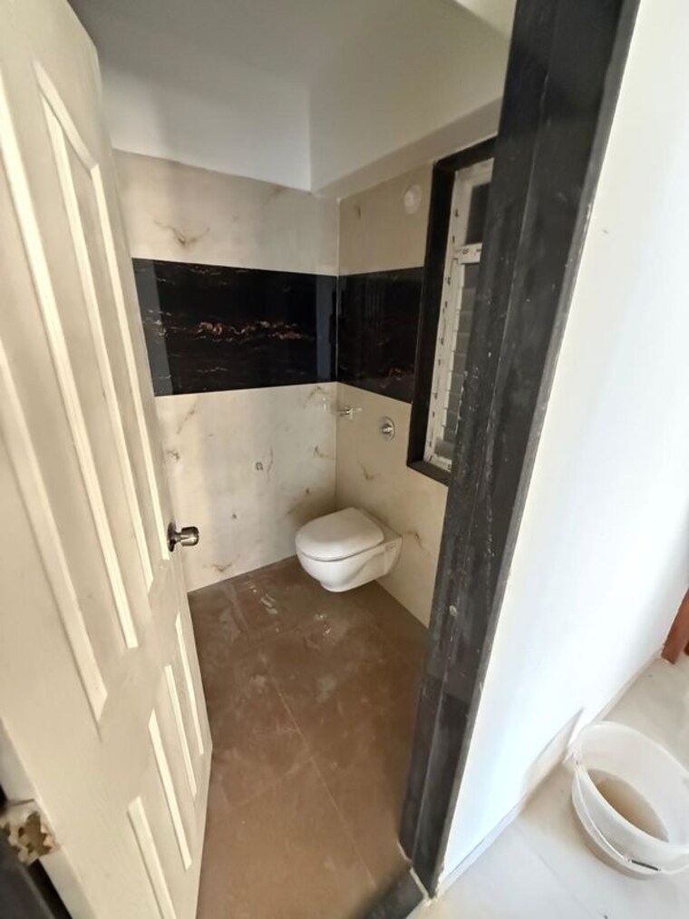 Bathroom, goregaon-west-view-chs 3 Bedroom 950 Sq.Ft. Apartment In Goregaon West Mumbai 9921691