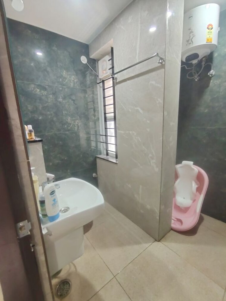 Bathroom, hsr layout 2 Bedroom 1610 Sq.Ft. Apartment In Hsr Layout Bangalore 9921699