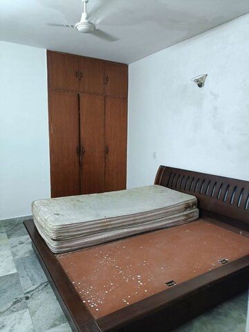 Bedroom in 2 BHK Apartment at Hauz Khas – for Rent