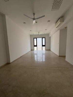 Room in 3 BHK Apartment at Lodha The Park, Worli – for Sale