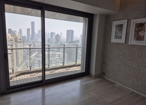 Room in 3 BHK Apartment at Lodha World One, Worli – for Sale