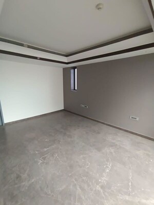 Room in 3 BHK Apartment at Lodha Trump Tower, Worli – for Sale