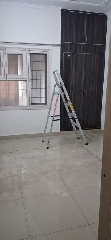 Balcony in 2.5 BHK Apartment at Mayur Vihar – for Rent