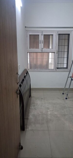 Balcony in 2.5 BHK Apartment at Mayur Vihar – for Rent