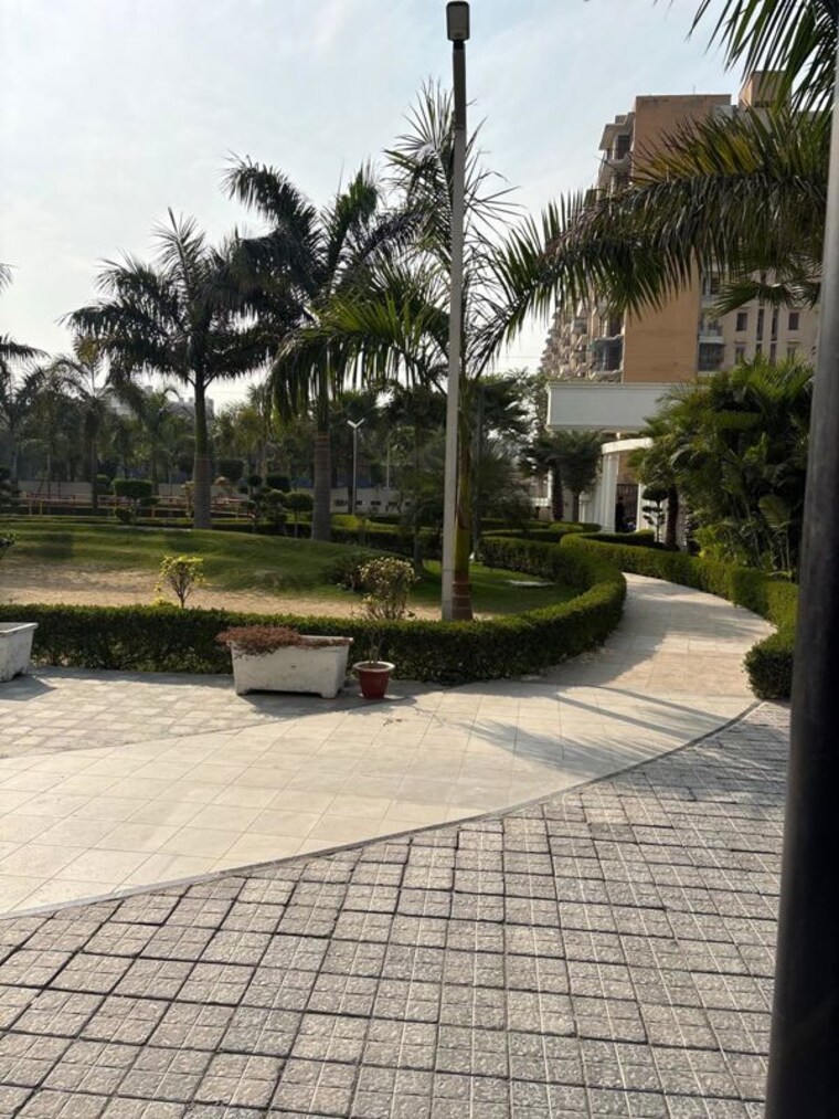 Garden, ratan-galaxy 4 Bedroom 2366 Sq.Ft. Apartment In Vrindavan Yojna Lucknow 9921744