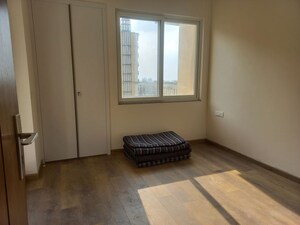 Room in 3 BHK Apartment at ABA Ivy County, Sector 75 – for Rent