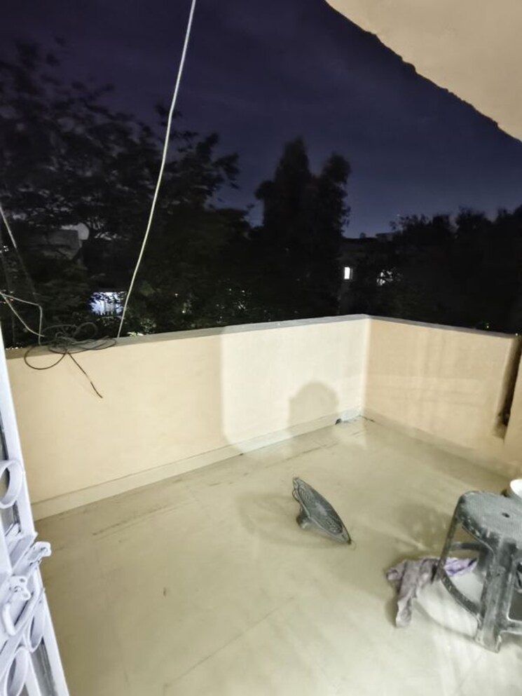 Bathroom, sarita vihar 3 Bedroom 1600 Sq.Ft. Apartment In Sarita Vihar Delhi 9921767