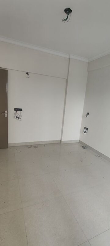 Room in 3 BHK Apartment at Pareena Micasa, Sector 68 – for Rent