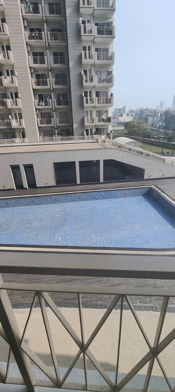 3 BHK + Extra Room Apartment For Rent in Pareena Micasa