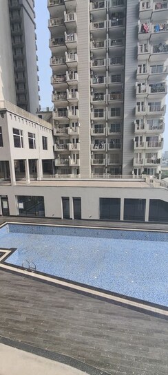 2 BHK + Study Room Apartment For Rent in Pareena Micasa