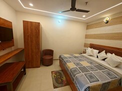2 BHK + Extra Room Independent House For Rent in Gomti Nagar