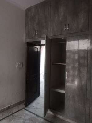 Room in 2 BHK Builder Floor at Huda – for Rent