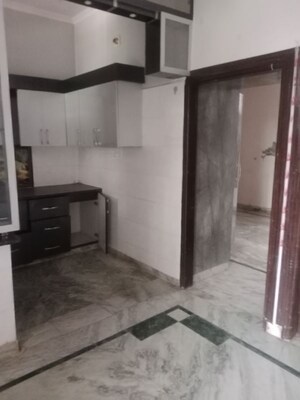 Room in 2 BHK Builder Floor at Huda – for Rent