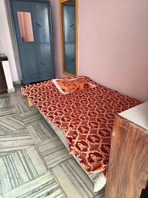 Bedroom in 1 RK Independent House at Gomti Nagar – for Rent