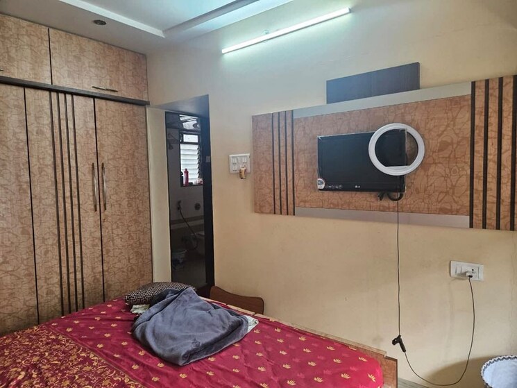 Room, malad east Pg For Boys In Malad East 9921790