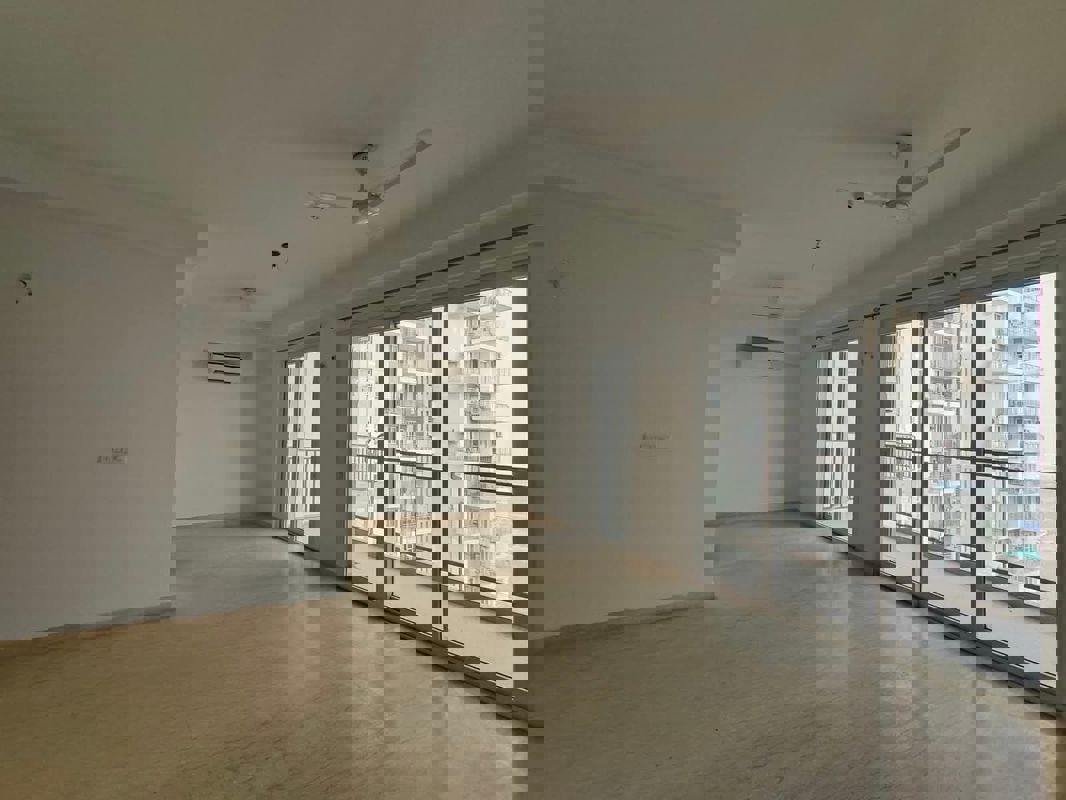 3 BHK + Pooja Room,Servant Room,Extra Room Apartment For Rent in Conscient Heritage Max