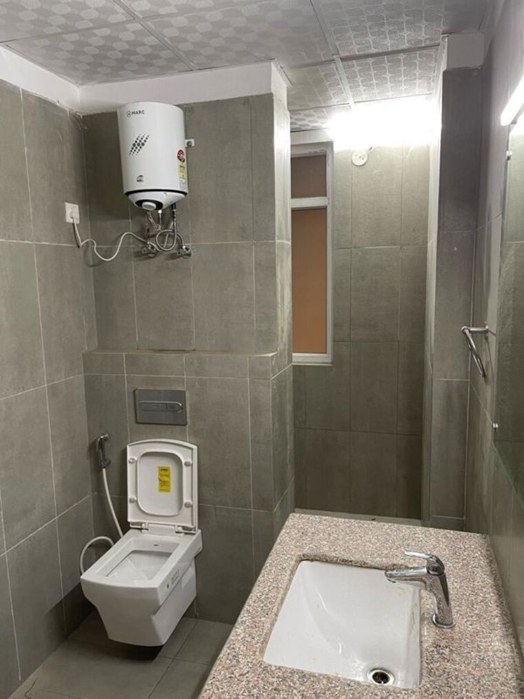 Bathroom, adani-oyster-platinum-tower 4 Bedroom 4548 Sq.Ft. Penthouse In Sector 102 Gurgaon 9921797