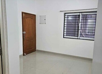 Room in 2 BHK Apartment at Jains Carlton Creek, Manikonda – for Rent