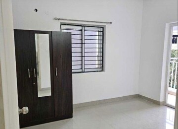 Room in 2 BHK Apartment at Jains Carlton Creek, Manikonda – for Rent