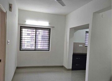 Room in 2 BHK Apartment at Jains Carlton Creek, Manikonda – for Rent