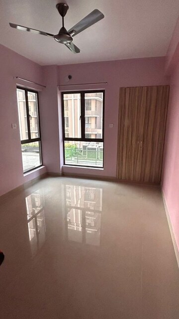 Room in 3 BHK Apartment at Shrachi Greenwood Nest, Rajarhat New Town – for Sale
