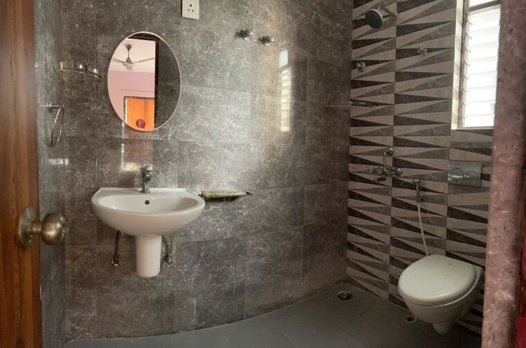 Bathroom, shrachi-greenwood-nest 3 Bedroom 1683 Sq.Ft. Apartment In Rajarhat New Town Kolkata 9921818