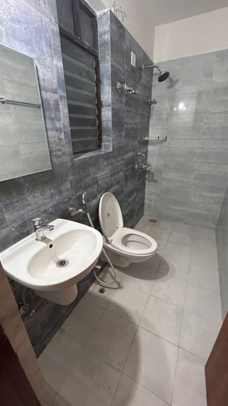 Bathroom, shrachi-greenwood-nest 3 Bedroom 1683 Sq.Ft. Apartment In Rajarhat New Town Kolkata 9921818