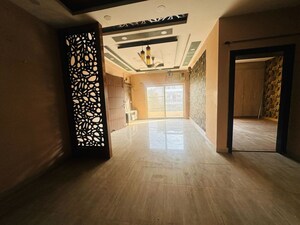 Room in 3.5 BHK Builder Floor at Puri Aman Vilas, Sector 89 – for Rent