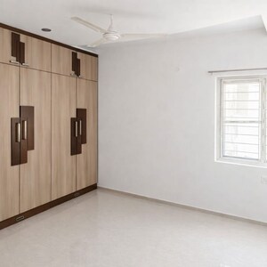 Room in 3 BHK Builder Floor at Madhapur – for Rent