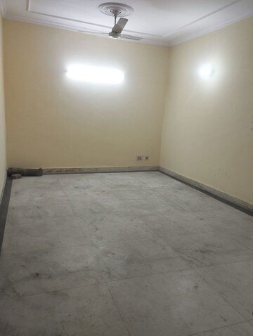 Room in 2 BHK Builder Floor at Kalkaji – for Rent