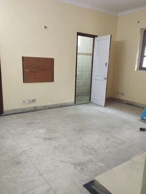 Room in 2 BHK Builder Floor at Kalkaji – for Rent