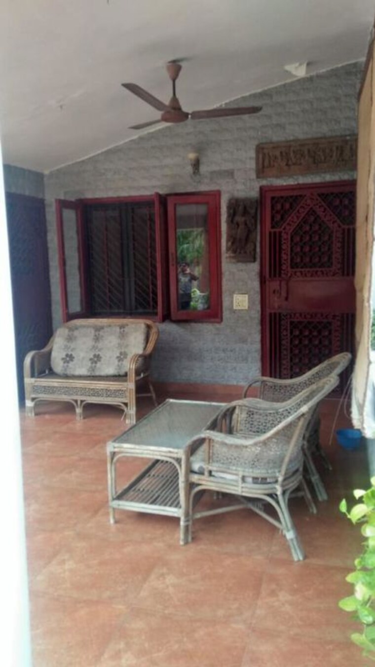 Living Room, delta iii greater noida 6 Bedroom 350 Sq.Mt. Independent House In Delta Iii Greater Noida Greater Noida 9750892