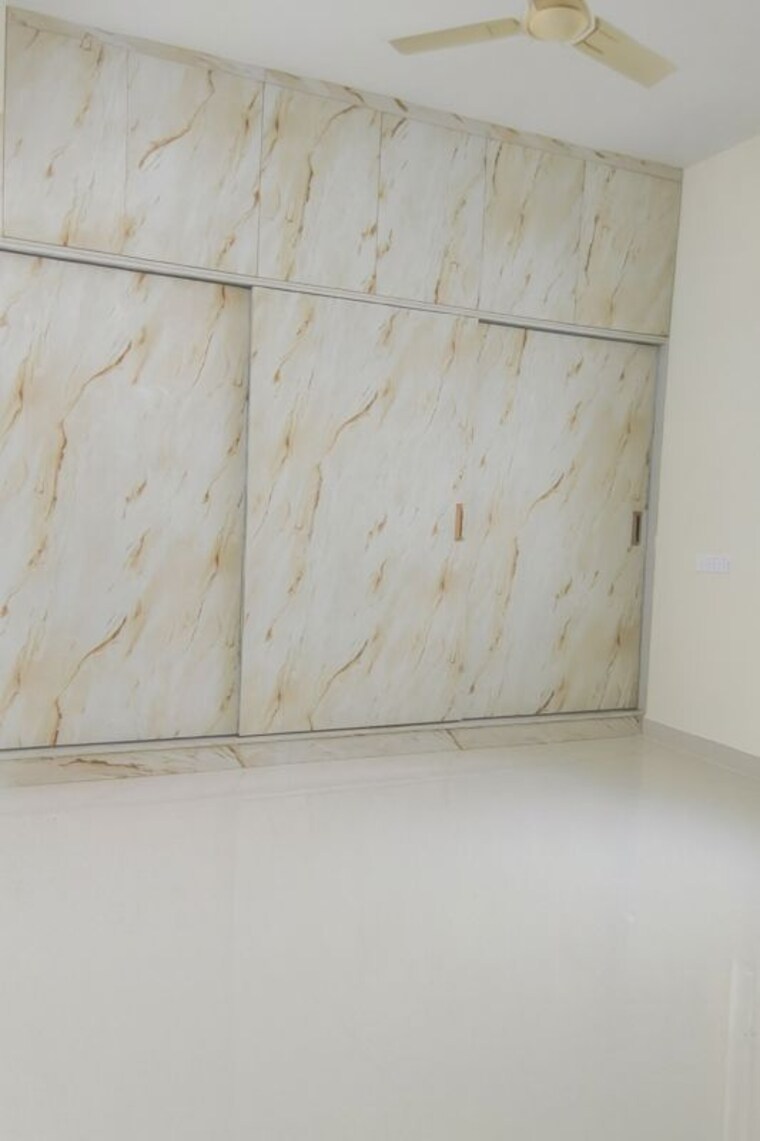 Room, madhapur 3 Bedroom 2100 Sq.Ft. Builder Floor In Madhapur Hyderabad 9921871