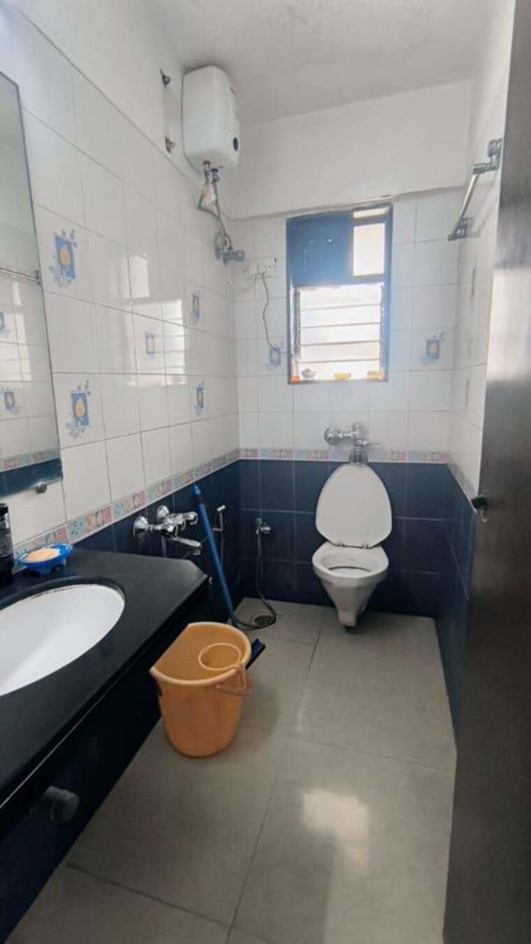 Washroom, shubhada-tower 3 Bedroom 1330 Sq.Ft. Apartment In Worli Mumbai 9921875